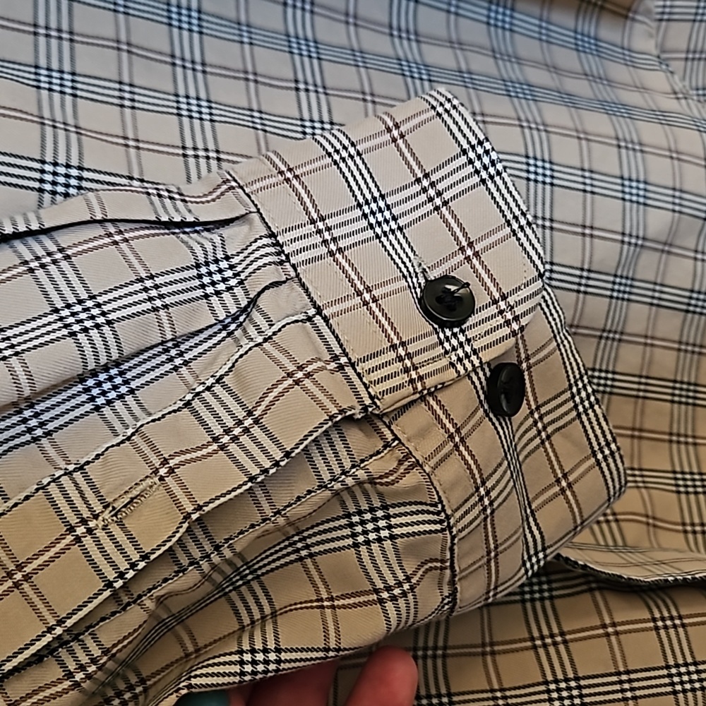 Van Heusen Men's button down long sleeve shirt - Picture 4 of 6